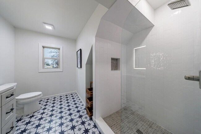 Building Photo - 459 Atlanta Country Club Dr