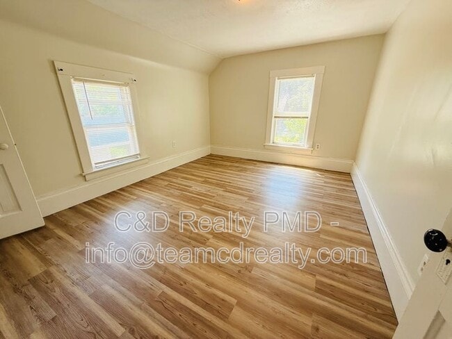 Building Photo - 1209 E 167th St