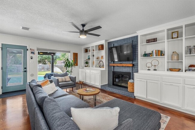 Building Photo - 1602 Rock Creek Dr