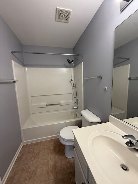 Building Photo - 2250 Stoughton Dr