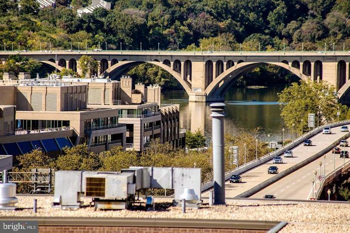 Building Photo - 1010 25th St NW