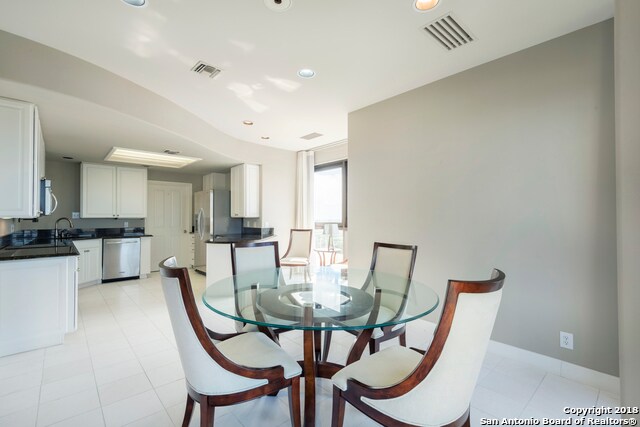 Building Photo - 7701 Wurzbach Rd