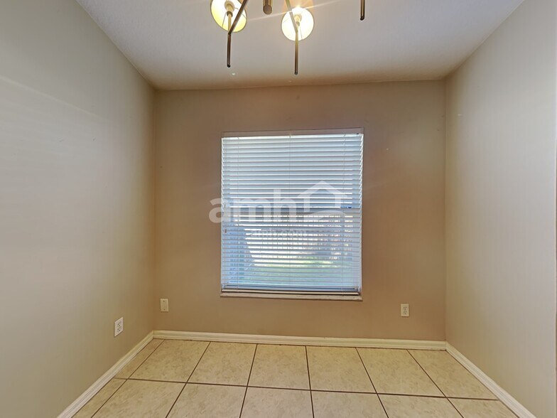 Building Photo - 1461 Lake Shore Ranch Dr