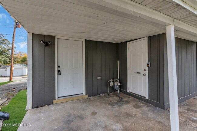 Building Photo - 6 Orchard St