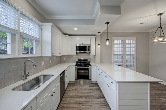 Building Photo - 1129 W Main St