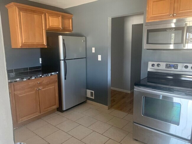 Building Photo - 30256 Southfield Rd