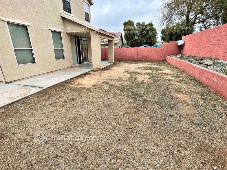 Building Photo - 13350 W Rose Ln