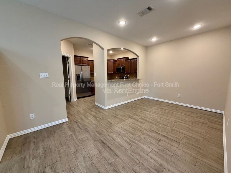 Building Photo - 9817 Mylea Cir