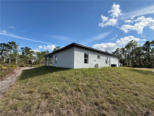 Building Photo - 1047 Hobart St