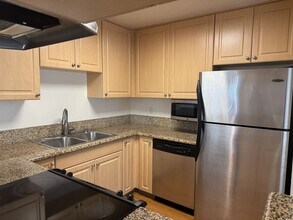 Building Photo - 2 bedroom 1 bathroom condo in Mirabella Point