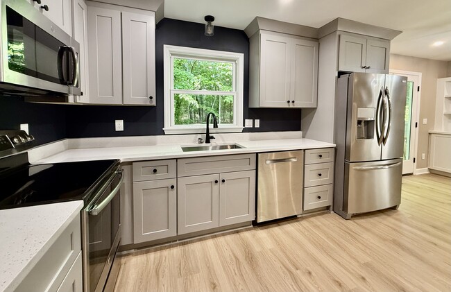 Building Photo - 5635 Falkirk Dr