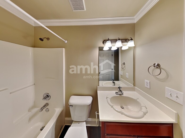 Building Photo - 3014 Waywood Dr