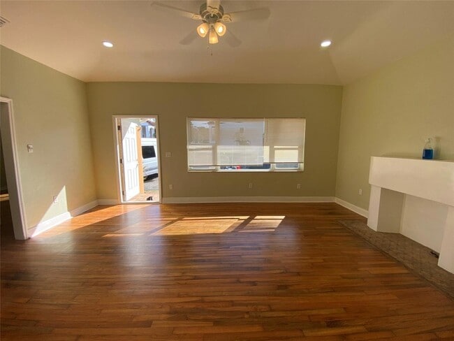 Building Photo - 1655 Hayes St