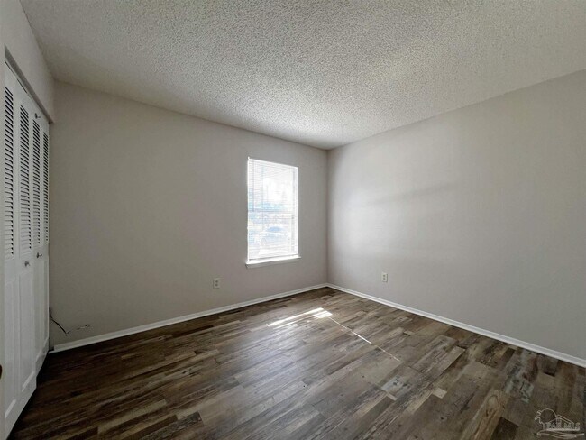 Building Photo - 6801 Tiki Ln