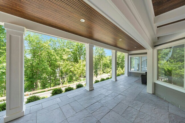 Building Photo - 976 Scioto Dr