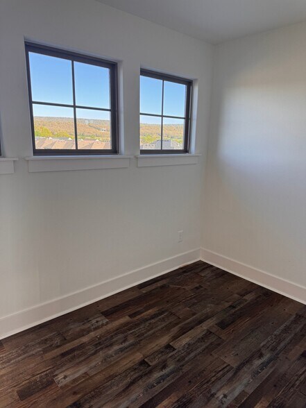 Building Photo - 222 Nebo St