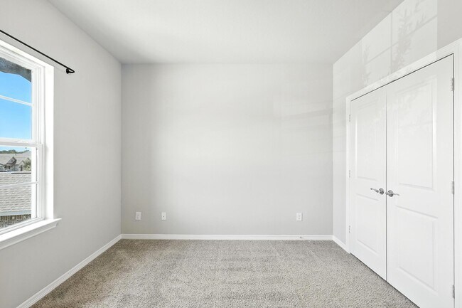 Building Photo - 1610 Rosedale Dr