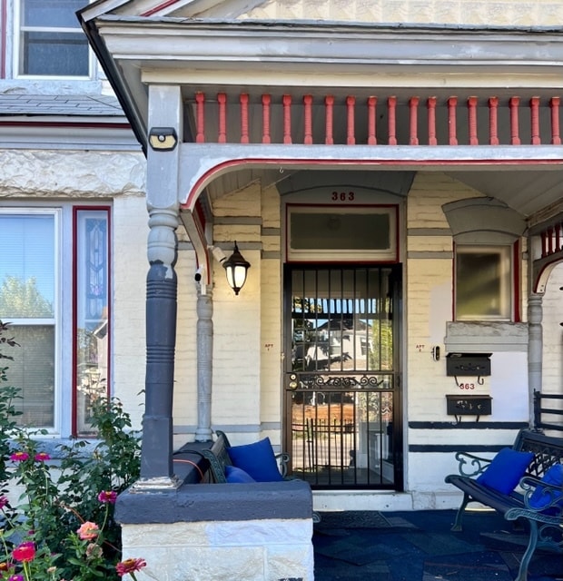 Building Photo - Lincoln Estates