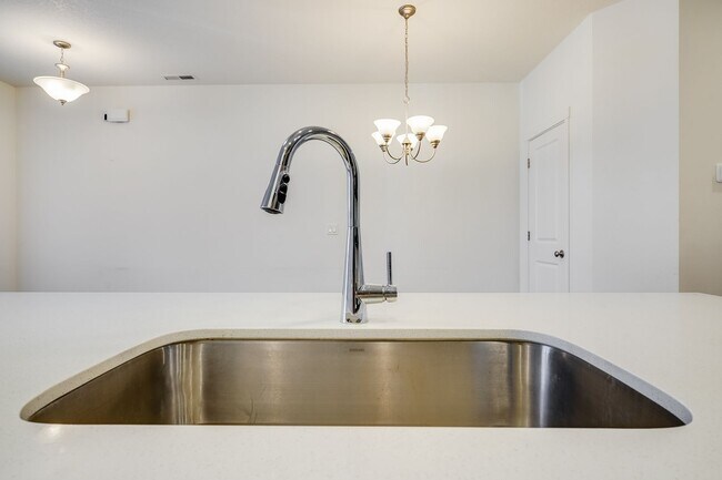 Building Photo - First Month Free with 12/1/2025 lease start date!