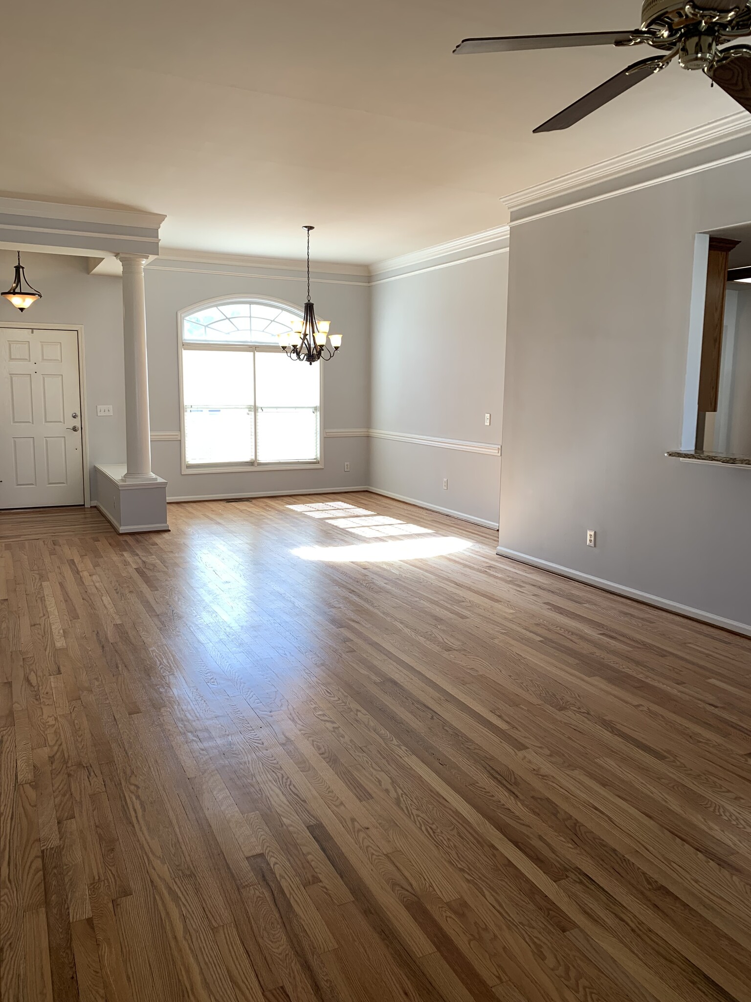 greatrooom - 5506 Phillipsburg Dr