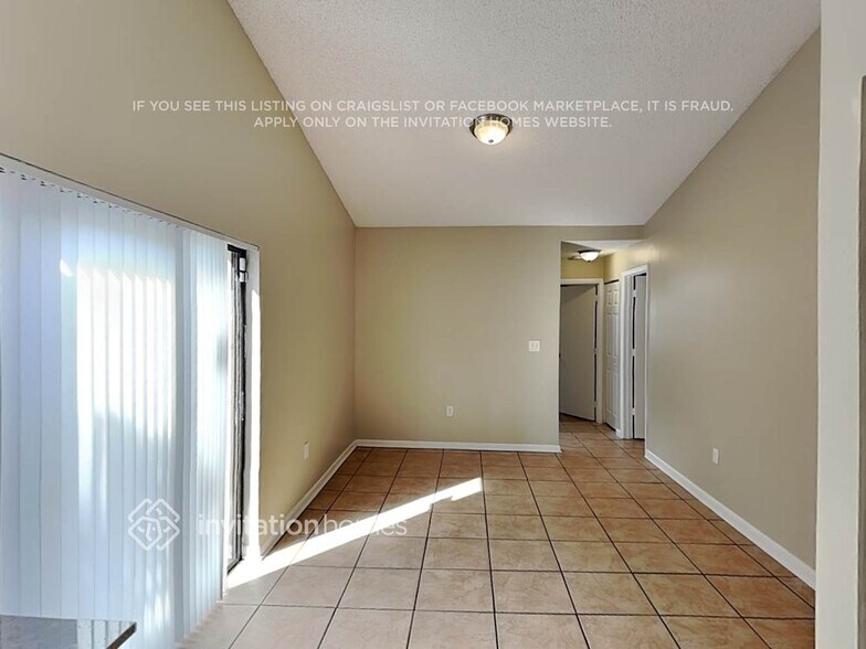 Building Photo - 13960 Beechwood Ct