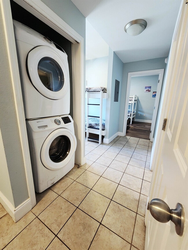 Building Photo - 102 Gulfside Ct