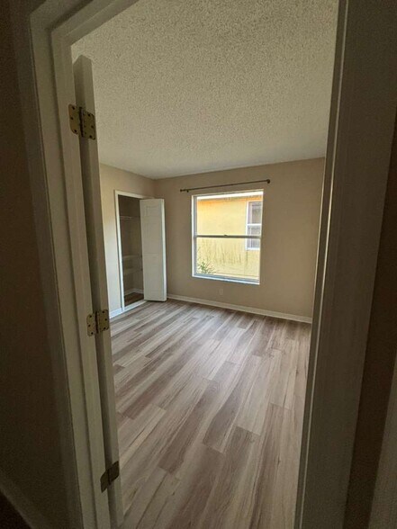 Building Photo - 2981 Viscount Cir