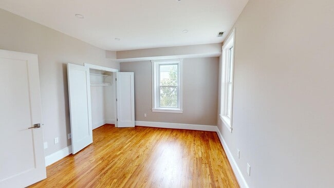 Building Photo - 911 Monroe St NW