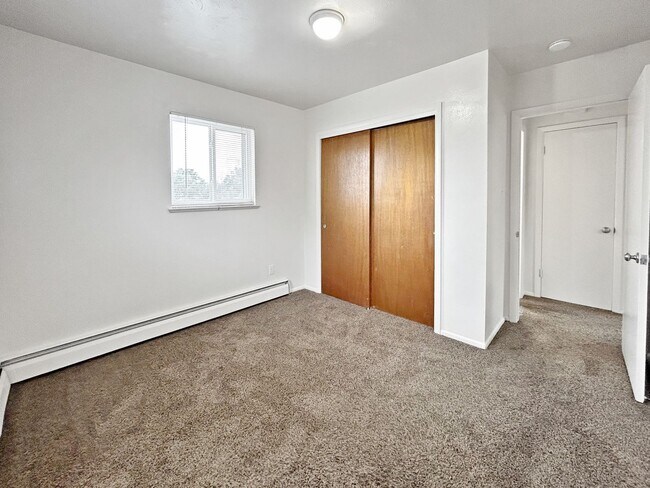 Building Photo - $0 DEPOSIT OPTION. 2 BED 1 BATH IN SOUTH W...