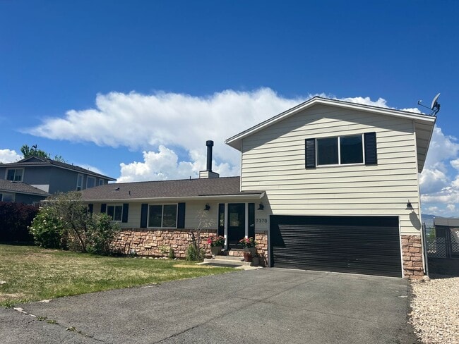 Building Photo - Coming Soon - Spacious Fully Remodeled and Upgraded Hidden Valley Home