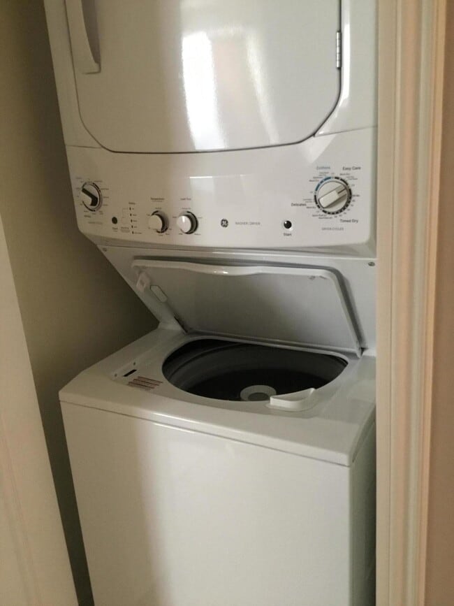 Building Photo - 6761 Heritage Grande