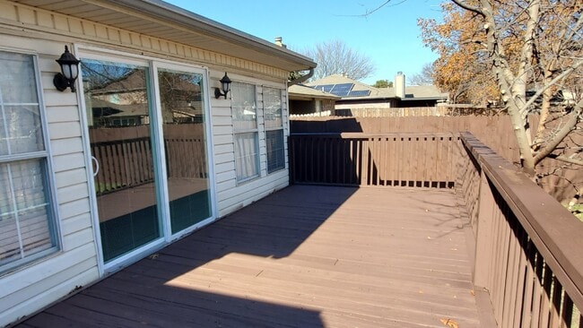 Building Photo - Ready to call home