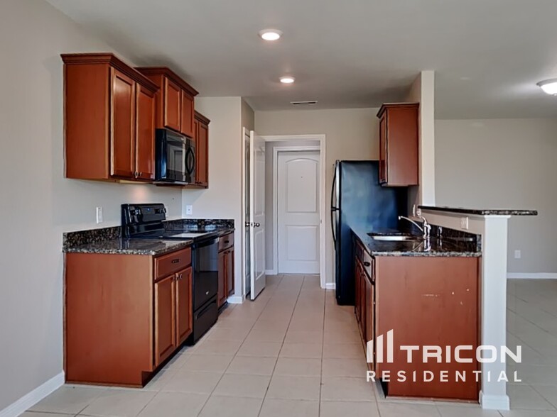 Building Photo - 904 American Monarch Dr