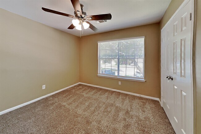 Building Photo - 2807 Burgess Hill Ct