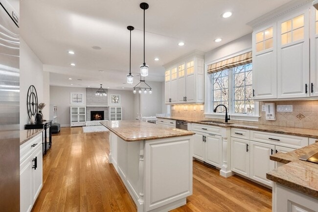 Building Photo - 11 Bobolink Rd