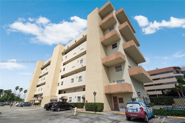 Building Photo - 300 NW 42nd Ave