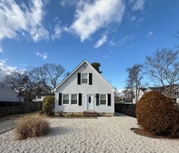 Building Photo - 343 Kelly Ave