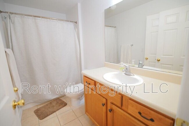 Building Photo - 4434 Gearhart Rd