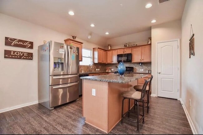 Building Photo - 22427 Stamford Brook Ct