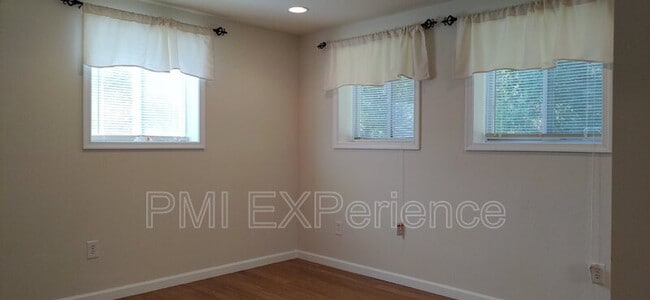 Building Photo - 204 Taurus Dr