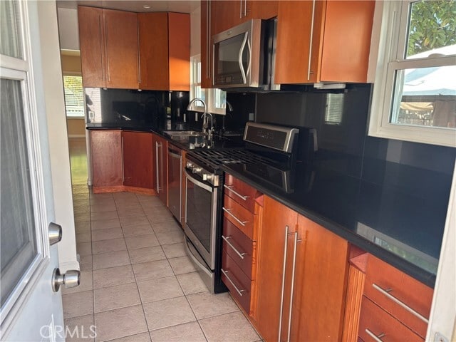 Building Photo - 410 N Adams St