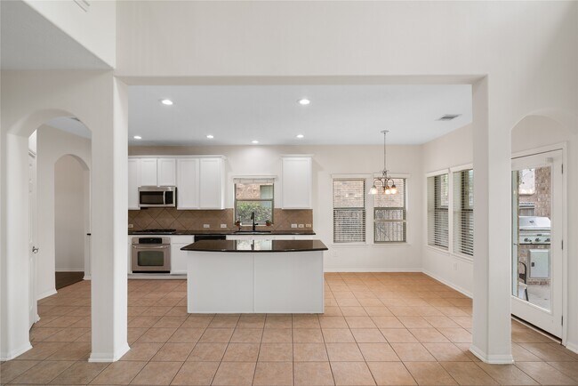 Building Photo - 114 E Lasting Spring Cir