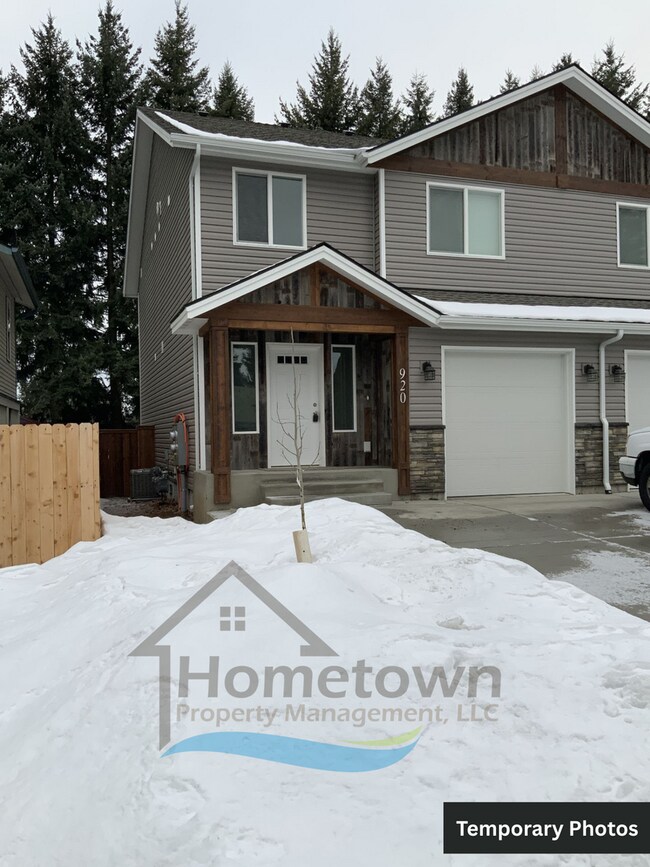 Building Photo - 3-Bed Home with Garage & Fenced Yard in Pr...