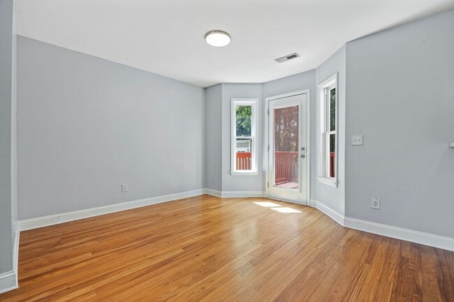 Building Photo - Beautiful 4-Bedroom, 3-Bath House