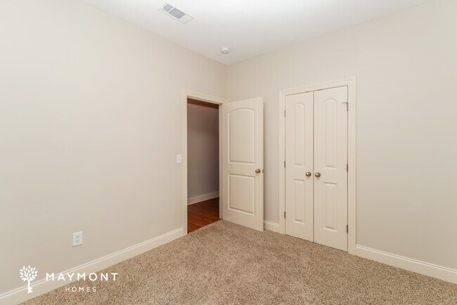 Building Photo - Cute 3 Bedroom Brick Home