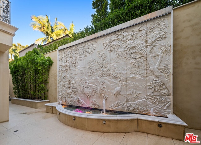 Building Photo - 718 N Rodeo Dr