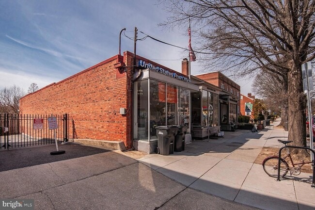 Building Photo - 2318 Nebraska Ave NW