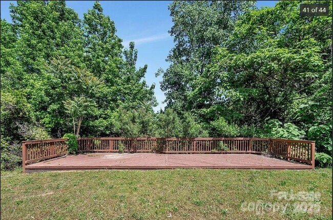 Building Photo - 2751 Bramble Ridge Ct