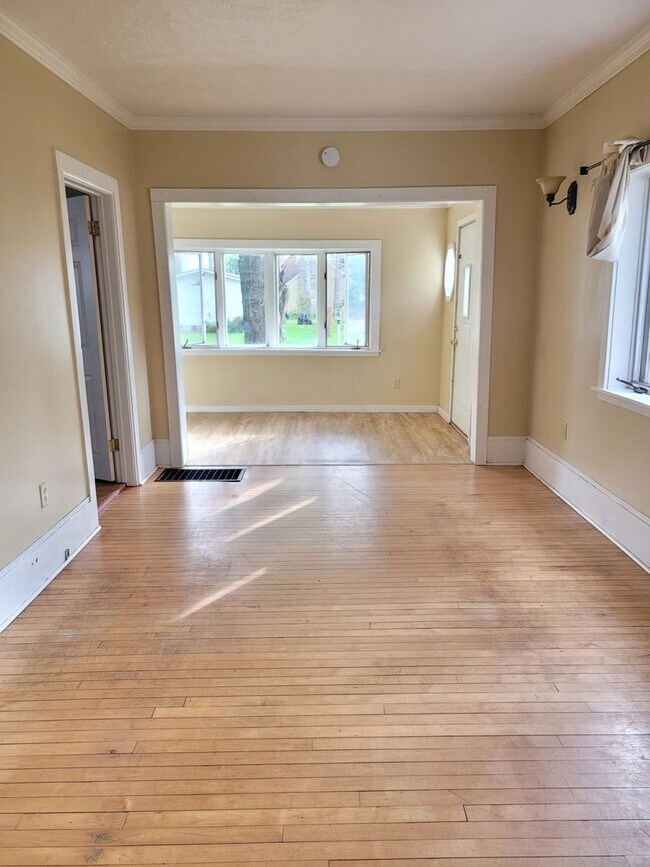 Building Photo - 3 Bed 1 Bath Single Family Home in Birnamwood