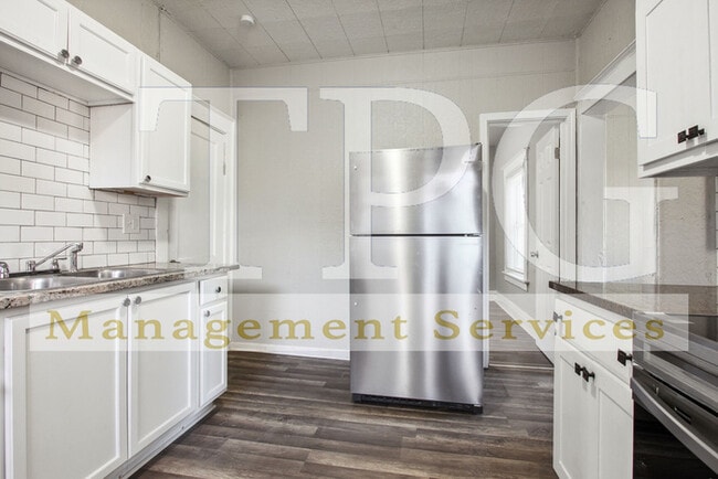 Building Photo - Beautiful, Updated Historic Home in KCMO
